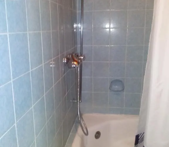 לינה וארוחת בוקר Prinz Eitel 3*